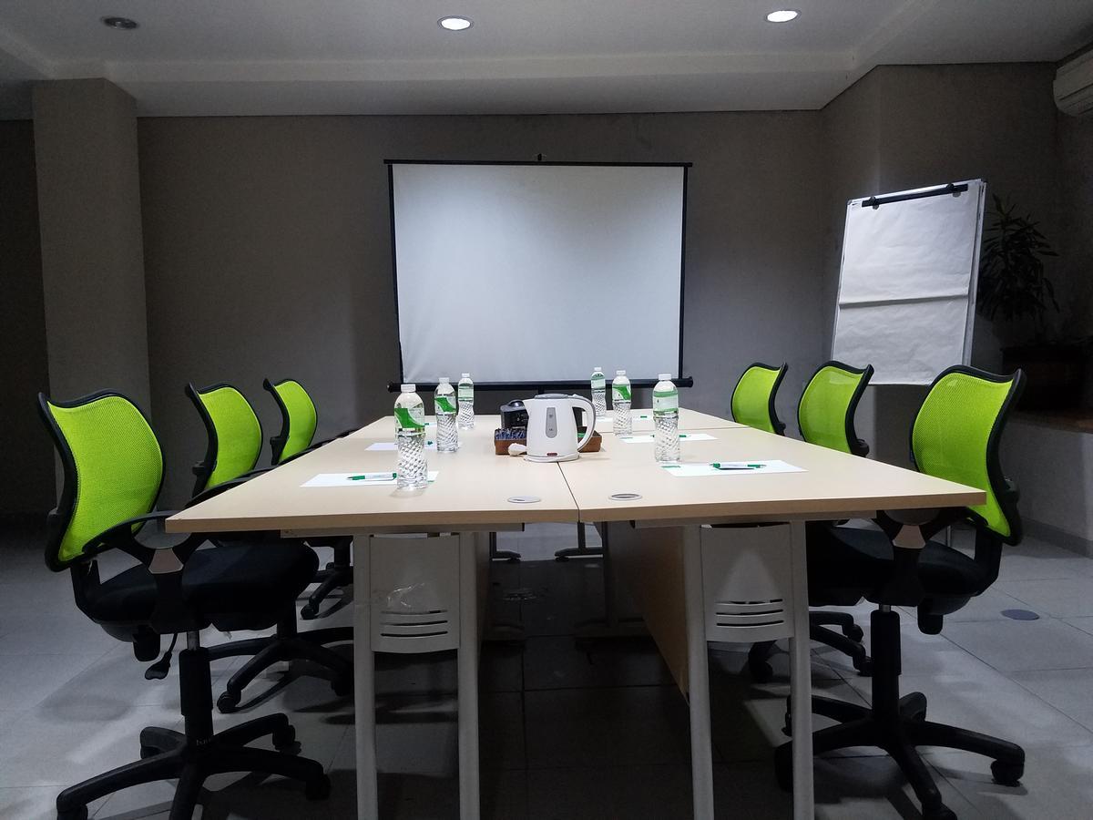 Legreen Suite Kuningan Jakarta Exteriör bild