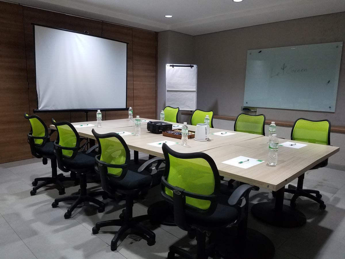 Legreen Suite Kuningan Jakarta Exteriör bild